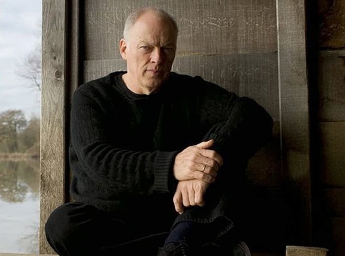 David Gilmour anuncia novo álbum para setembro; veja capa, detalhes e
teaser