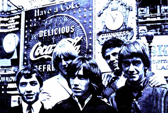 Foto: Friday On My Mind - Capa