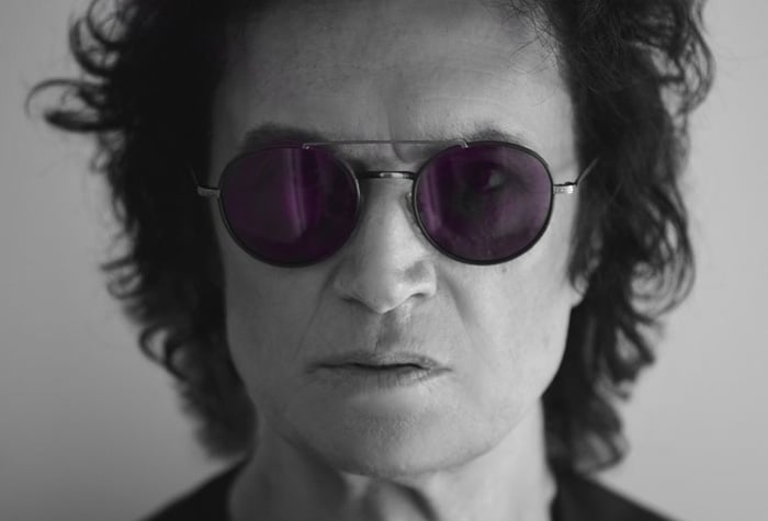 Glenn Hughes ficava muito acelerado quando tomava café, segundo Tony Iommi