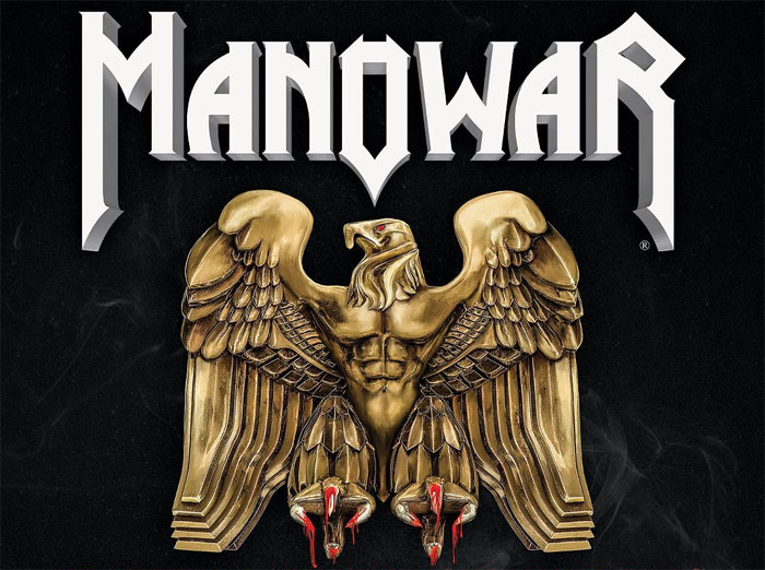 Águia com abdômen definido estampa cartaz de show do Manowar em São Paulo