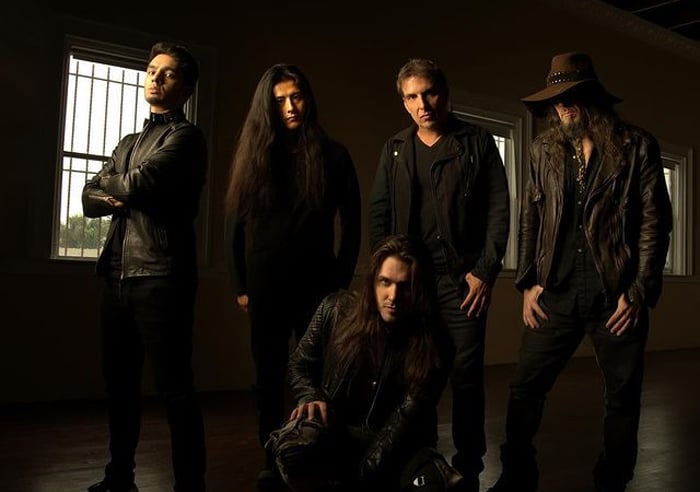 Conheça nova superbanda Whom Gods Destroy, com Bruno Valverde, Bumblefoot e mais
